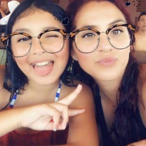 Meet your Posher, Lorena